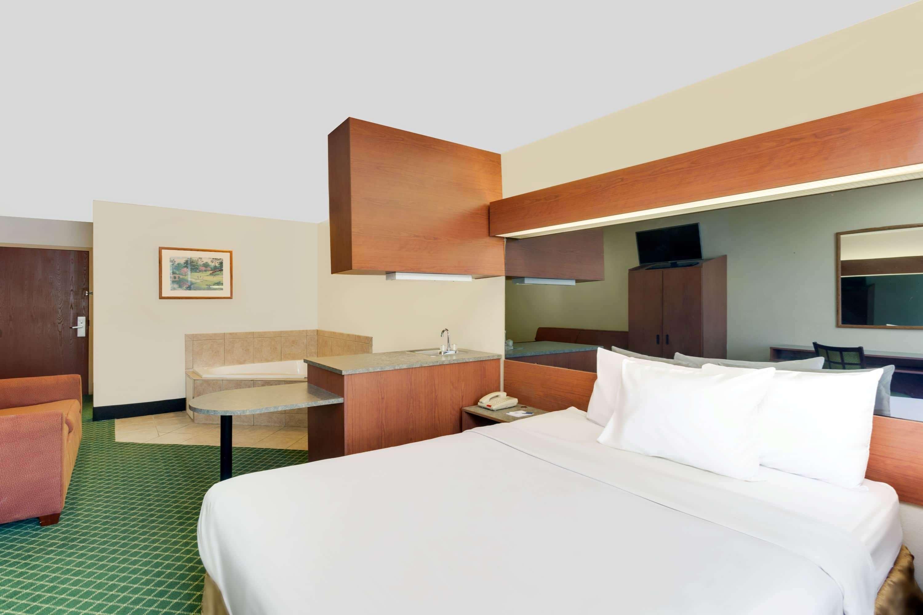 Microtel Inn & Suites By Wyndham Augusta/Riverwatch Esterno foto